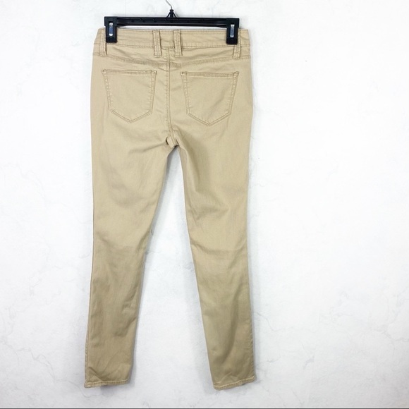 [No Boundaries] - Picture 2 of 2